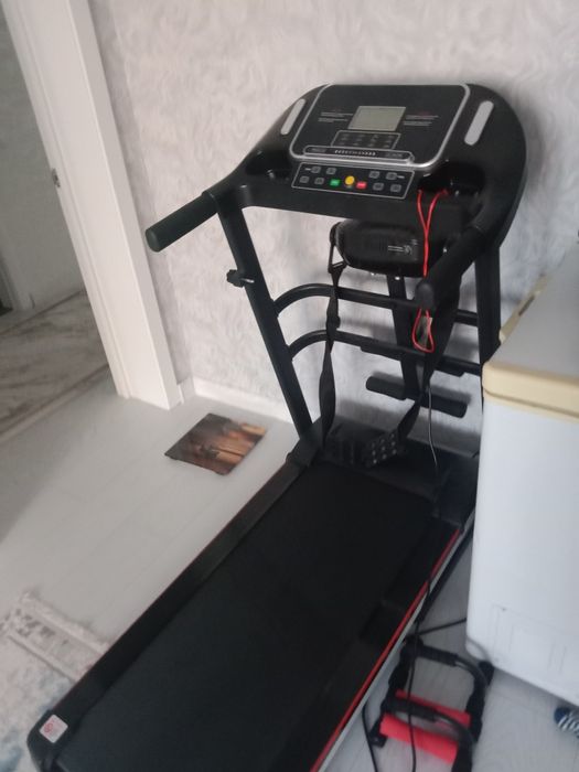 Продам беговой дорожка ,почти новая ,пару раз включали и все ,