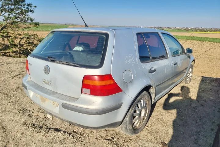 Dezmembrez VW Golf 4 motor 1.4 benzina 75cp  AHW cutie de viteze manuala dezmembrari turbina