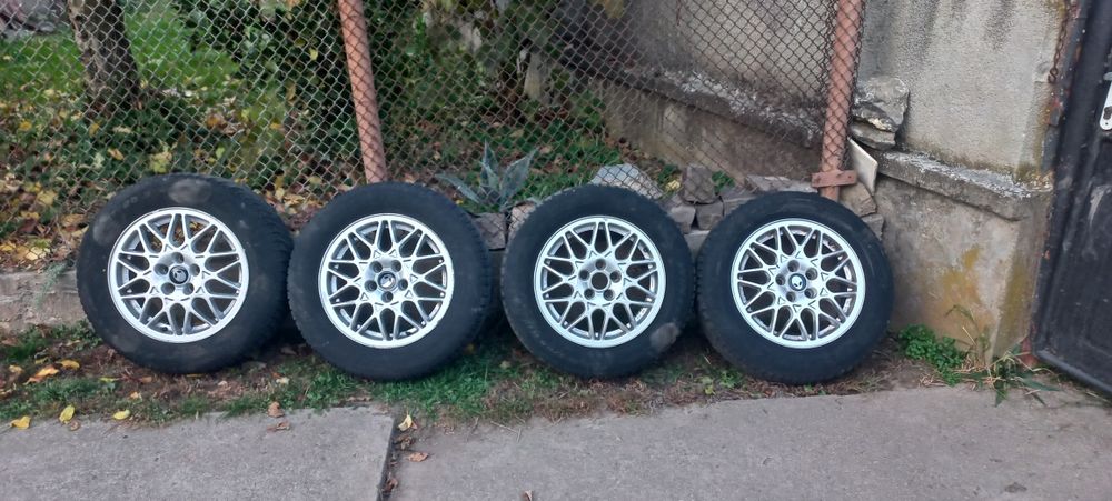 Vând jante plus cauciucuri
