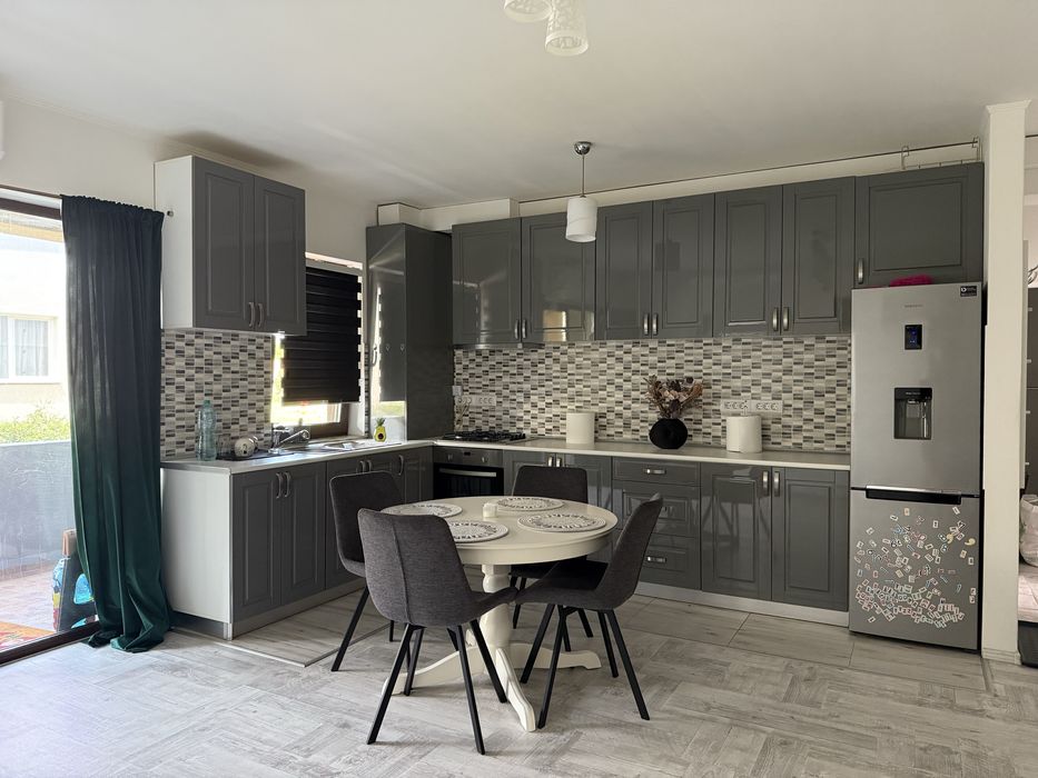 Vand apartament 3camere 63 m2, parcare cu CF