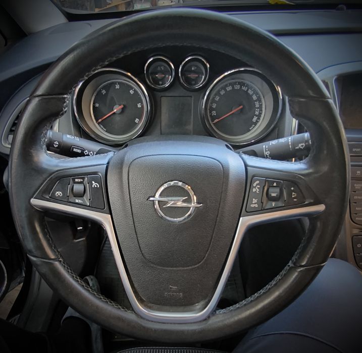 Opel astra j 2012