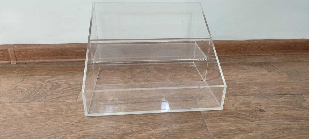 Cutie de prezentare sau depozitare acrilică transparentă