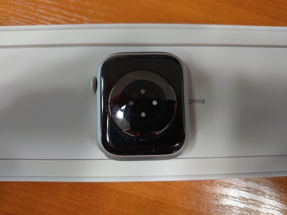 Apple Watch S8 45mm silver