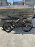 Bicicleta full supesion Yt tues cf pro race carbon de Downhill
