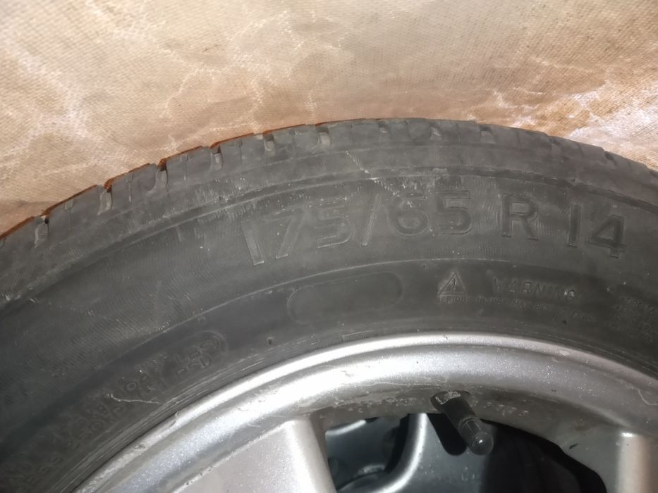 Roti complete jeante aliaj cu cauciucuri de vara,