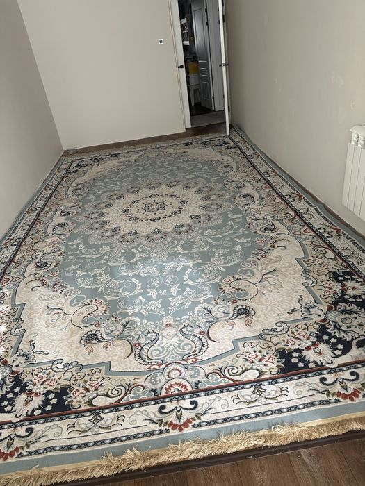 Ковёр 4х3 в отличном состоянии