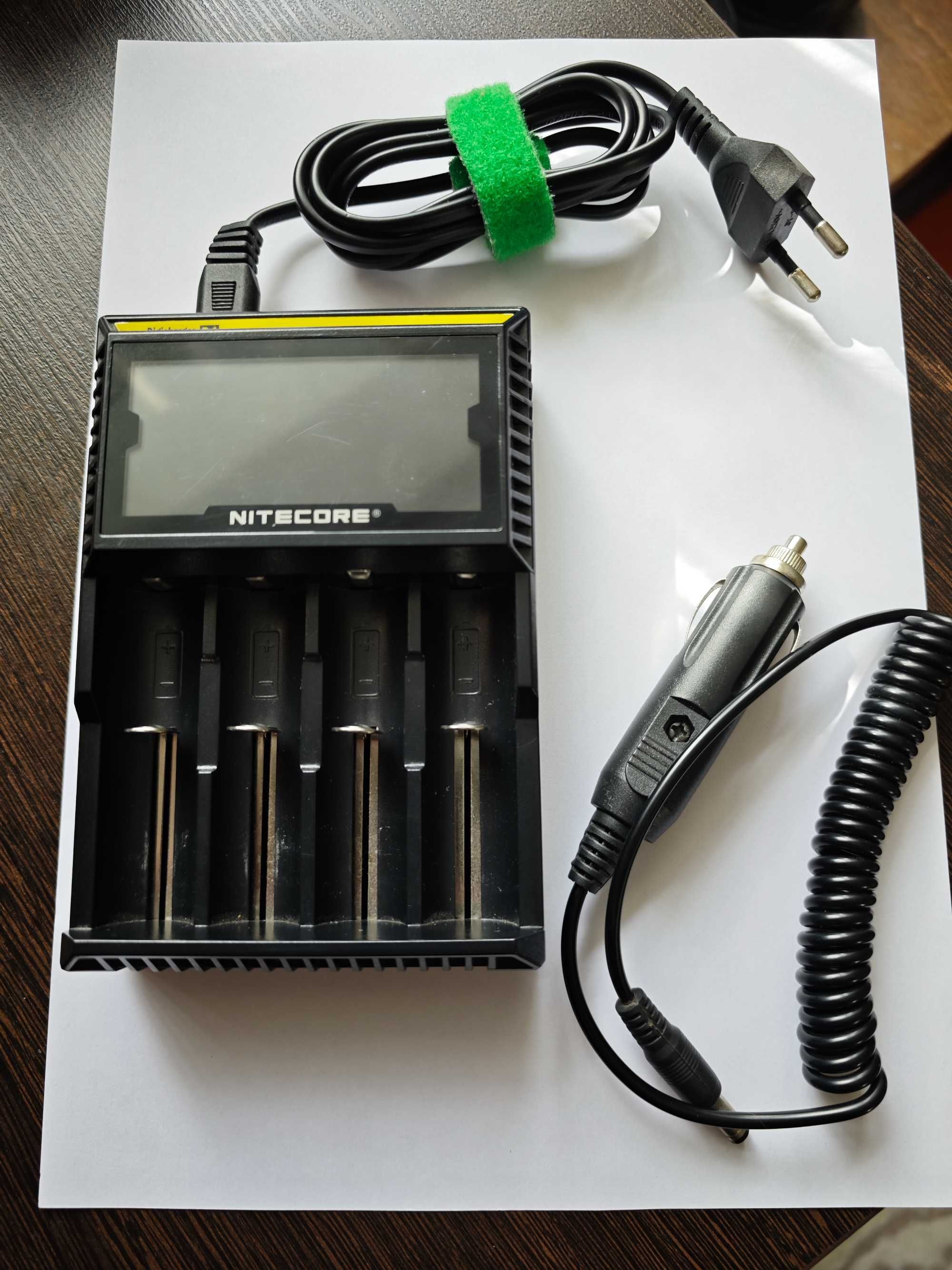 Зарядное устройство Nitecore D4