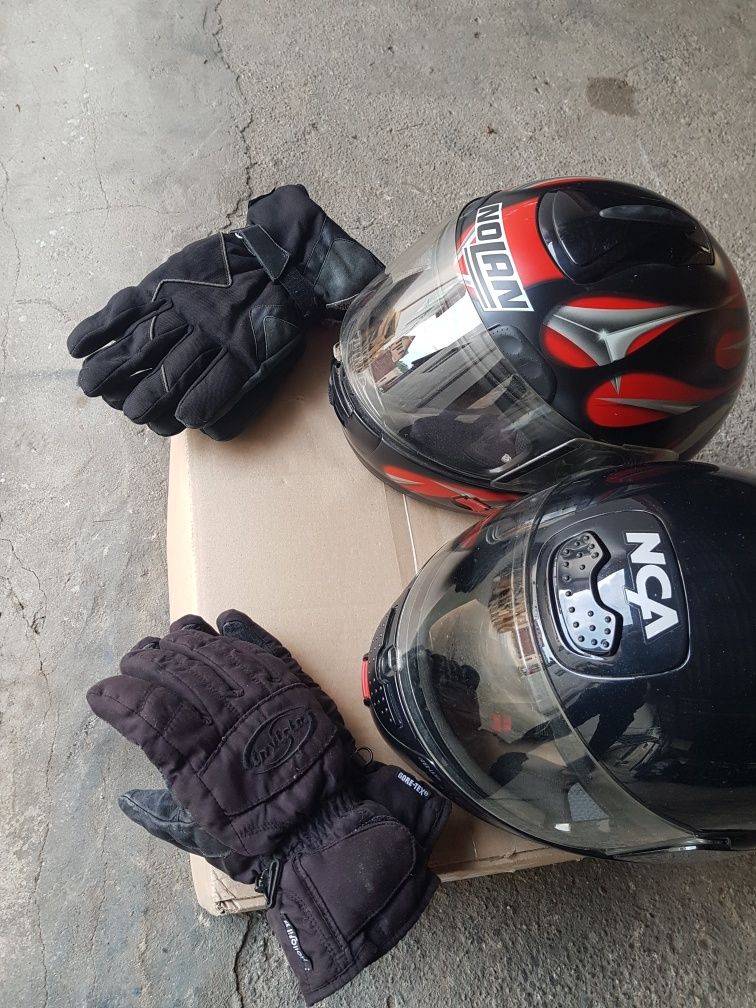 Casti și mănuși ptr motocicleta