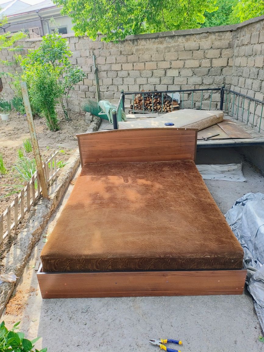 Кровать 2×1,6 в хорошем состоянии