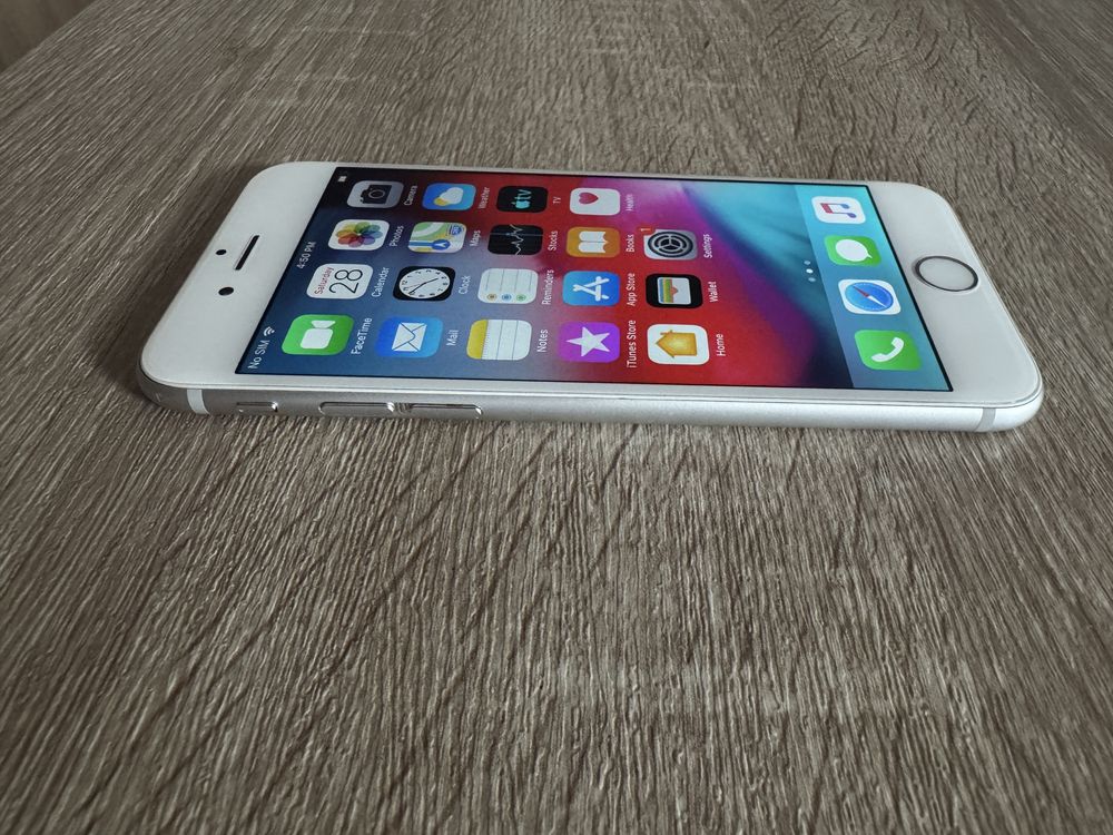 Apple iPhone 6 silver 16Gb neverloked stare foarte buna