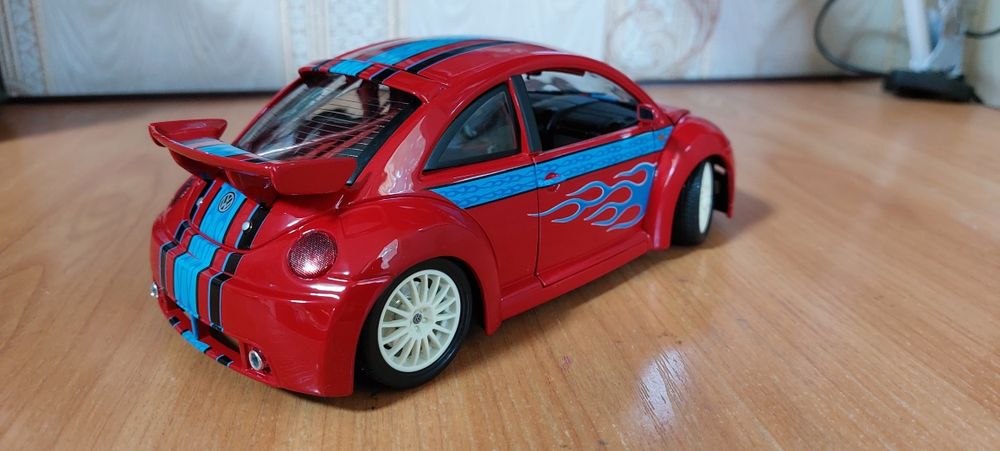 Масштабная модель автомобиля 1-18