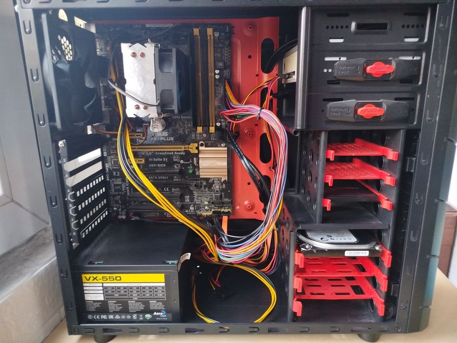 Core i5 4590 , 12 Gb DDR3 , SSD 250 , HDD 500