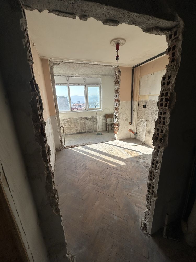 Продава се тристаен апартамент