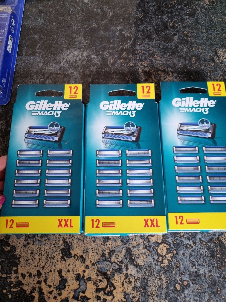 Set 12 rezerve gillette  Mach3 originale ( Germania)