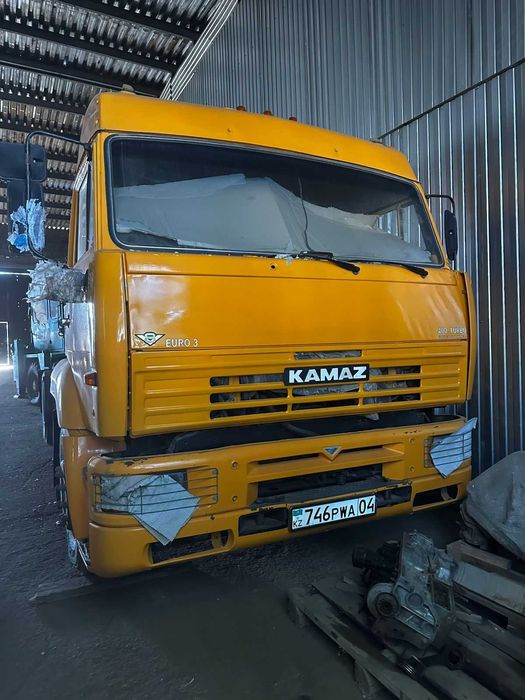 КамАЗ Тягач 2008 года