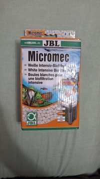 JBL Micromec material filtrant.