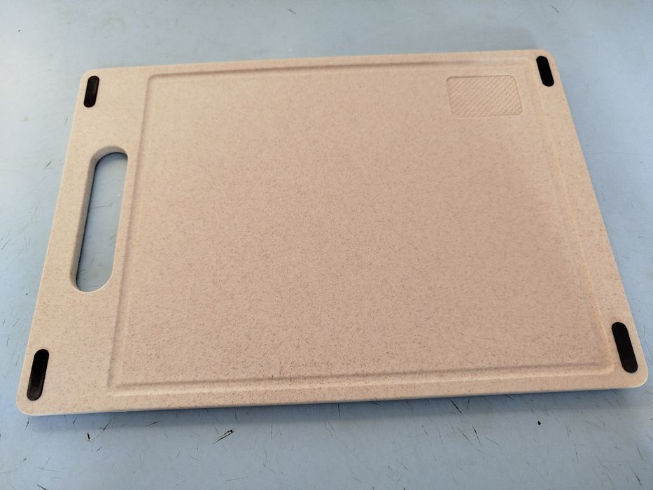 Половники, ложки ,разделочная доска,чеснокодавилки, скалки