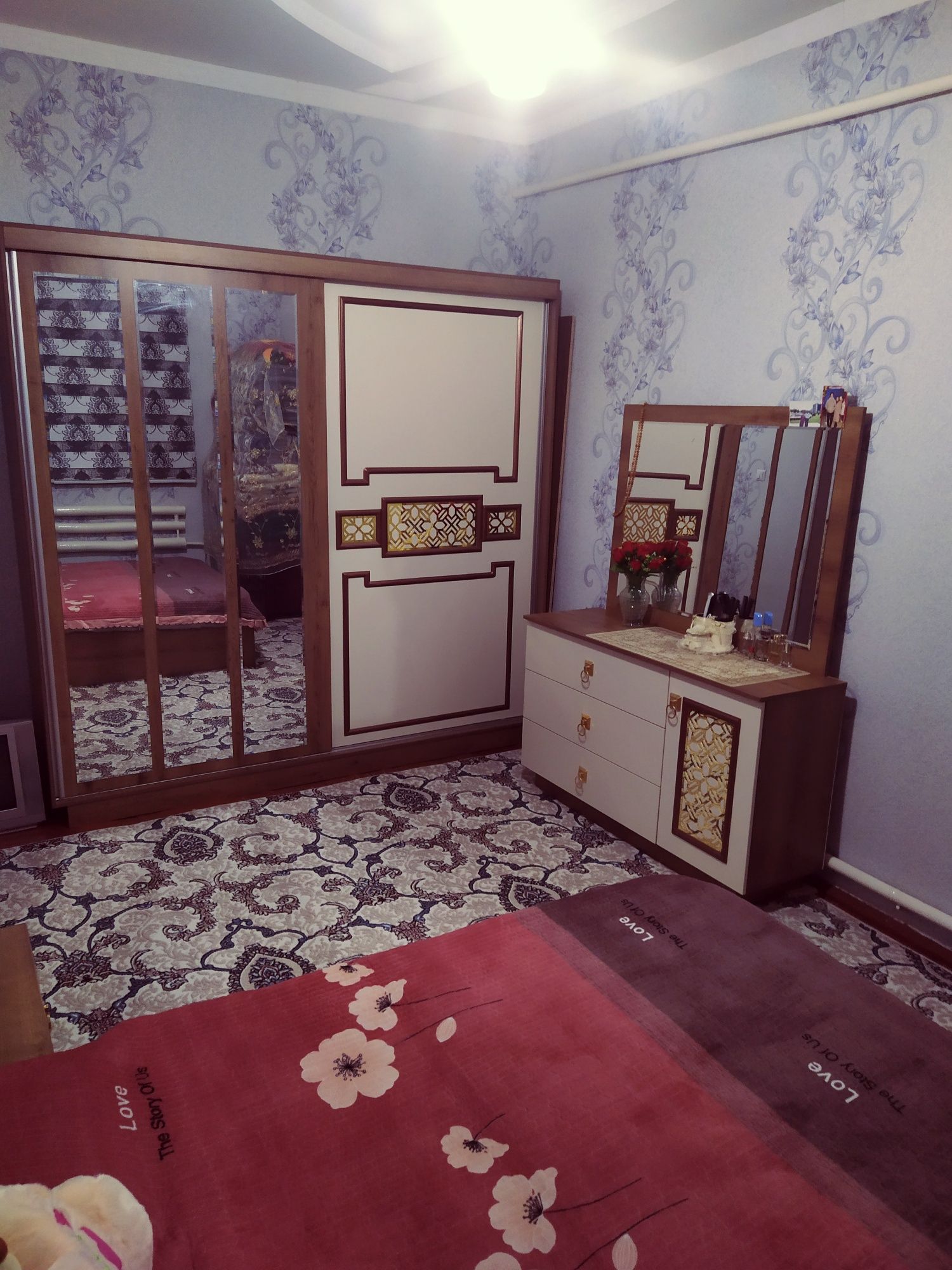 Shkaf satiladi 4 mln