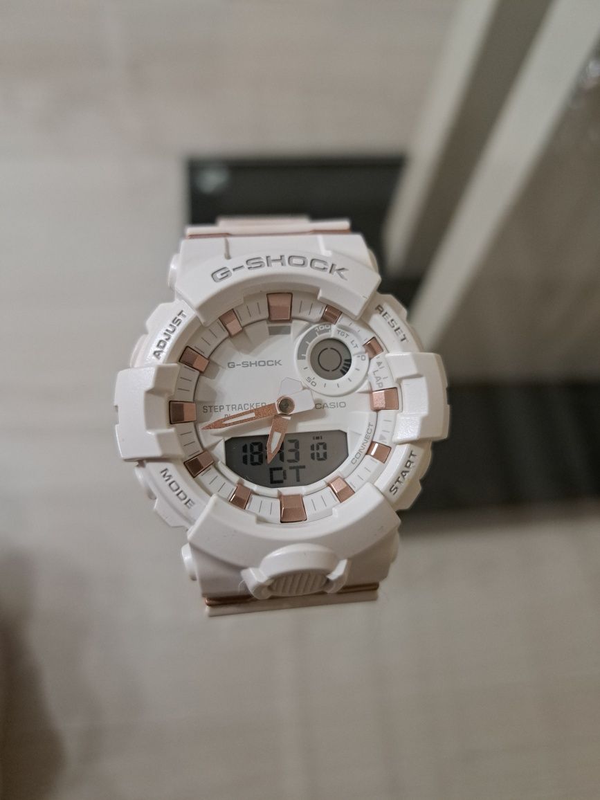 Дамски G-SHOCK бял