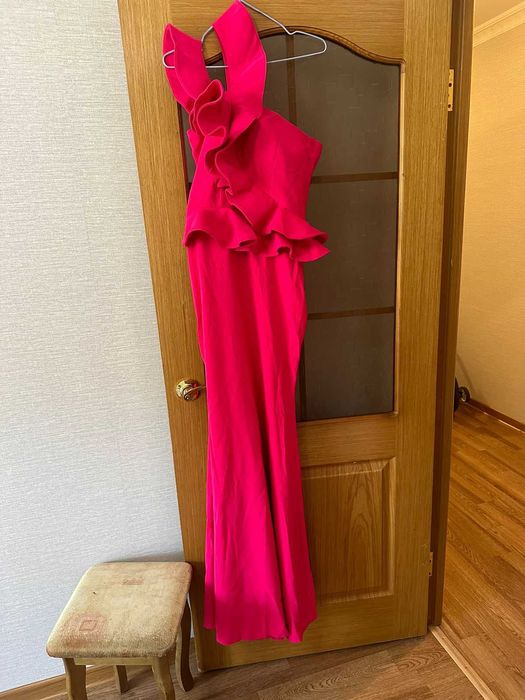 Продам б/у платья