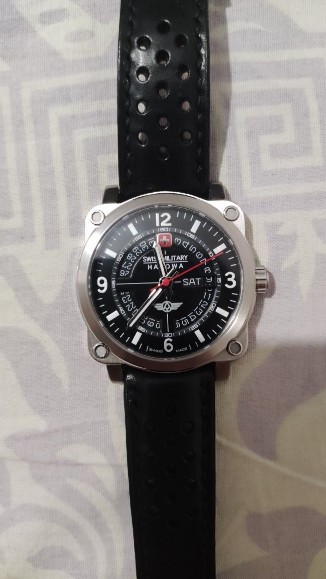 Швейцарские часы Swiss Military Hanowa
Описание бренда