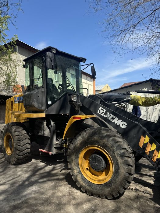 Уборка снега погрузчиком