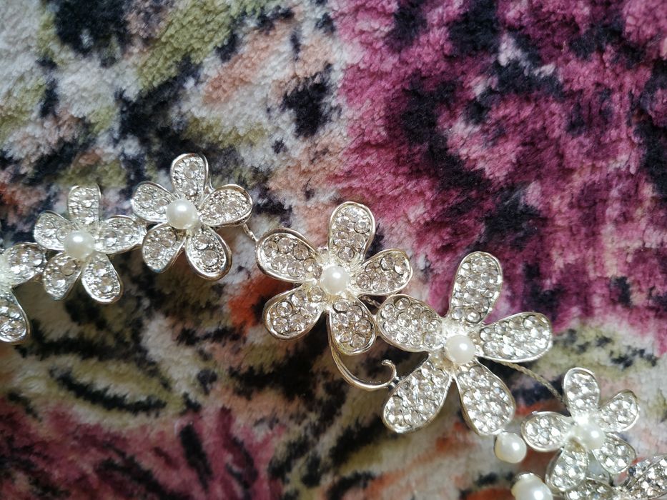 Продам диадему в отличном состоянии