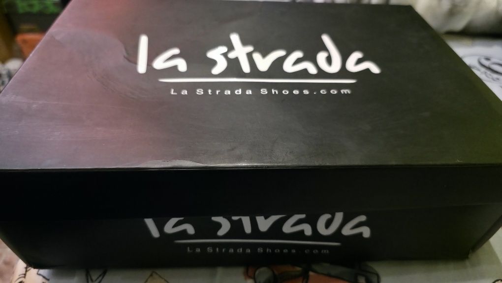 La Strada Обувки