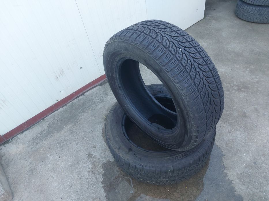 135 lei bucata! Doua anvelope M+S/IARNA 235 60 18 Bridgestone