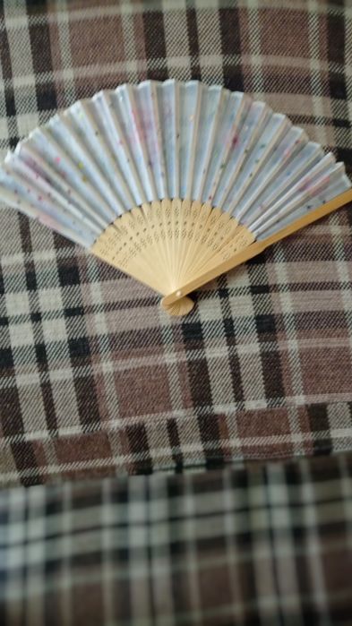 Продаю веер,очень лёгкий .