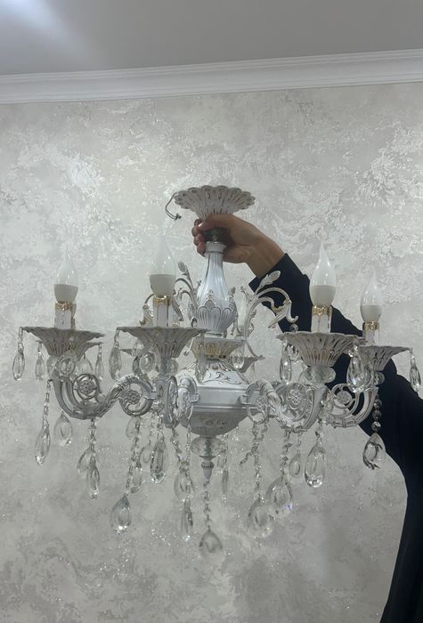 Люстра в хорошем состоянии