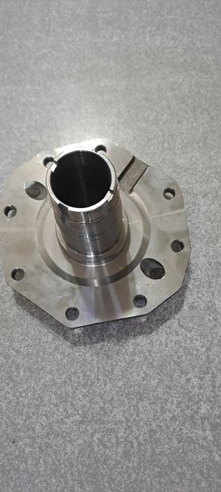 Цапфа Toyota LCR J76 J73 J79