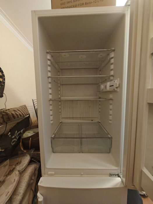 Хладилник LIEBHERR
Liebherr CU 3311 – 55 см ширина, комбиниран с фриз