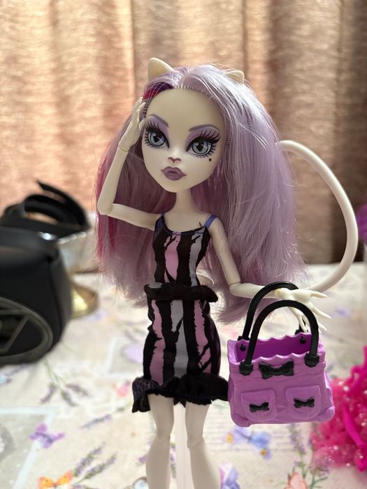 păpușă monster high catrine demew