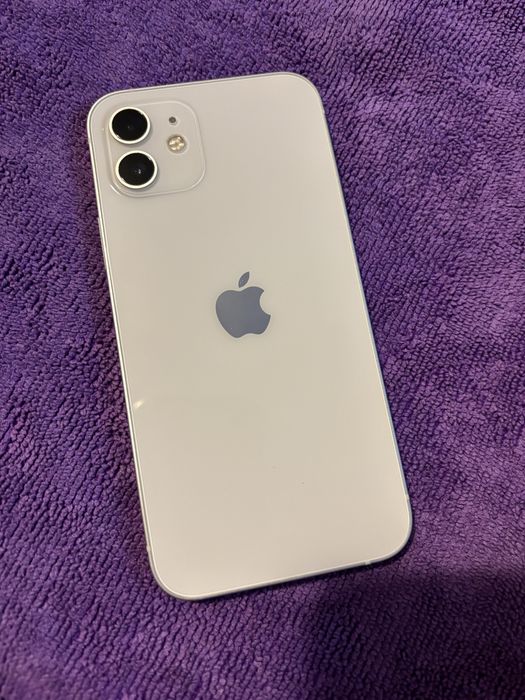 Iphone 12 64 gb  бял