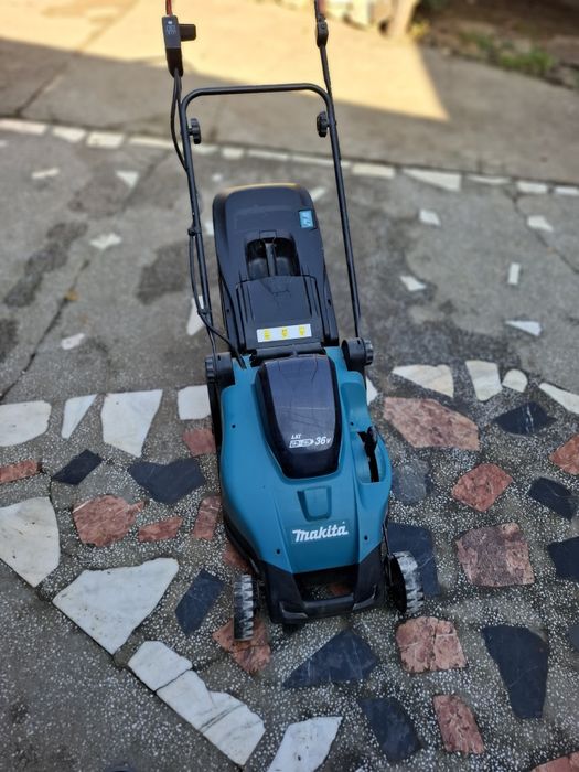 Makit DLM 431 masina de tuns iarba