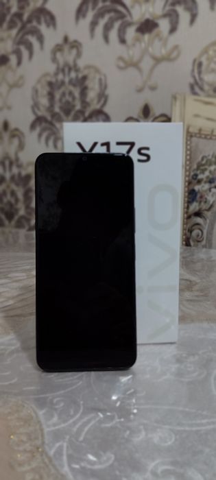Продаётся телефон vivo y17s