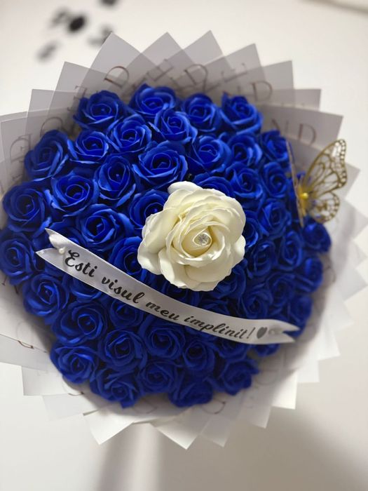 Buchete de trandafiri de sapun & aranjamente florare-realizate manual