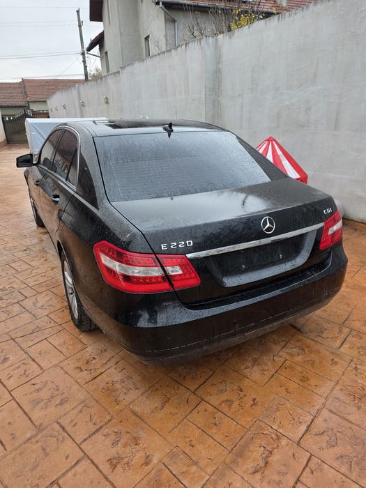 Dezmembrez w212 e220