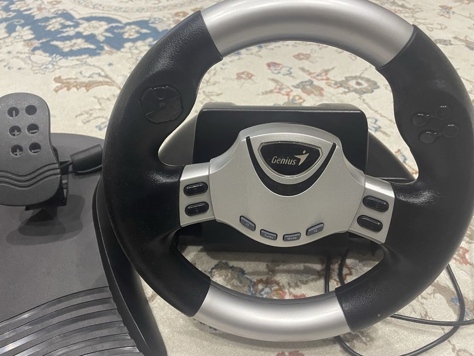 Игровой руль , новый, подсоединяется к компу, как в реальности