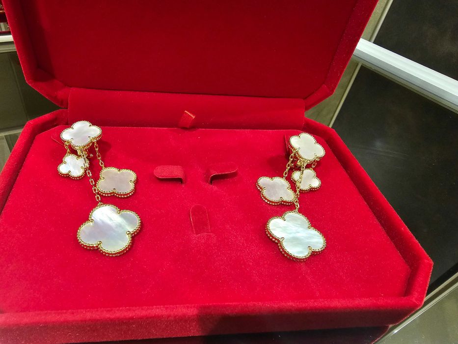 Van Cleef & Arpels VCA 4 Magic Mother of Pearl Alhambra Дамски Обеци