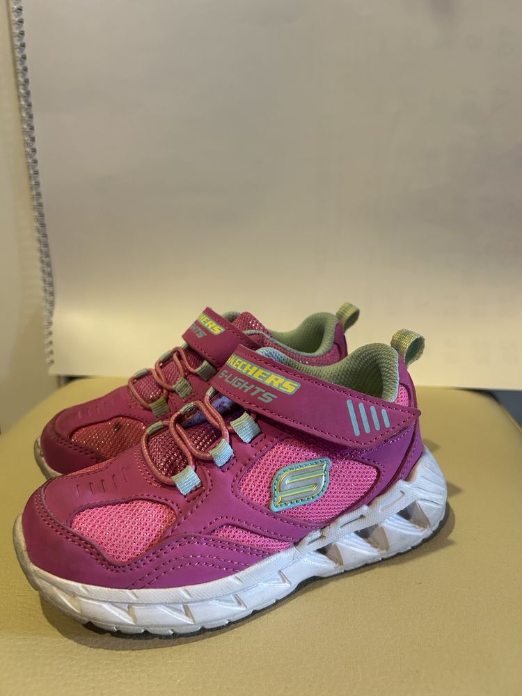 Skechers adidasi, marimea 25, cu lumini