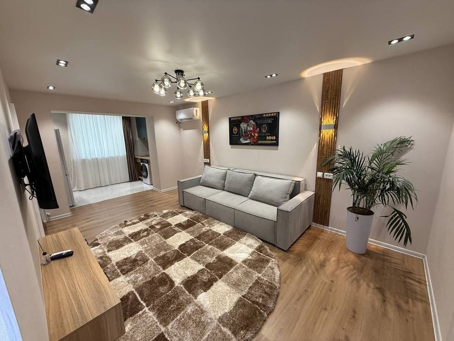 Улица Бобура! 2-комнатная 50м² с Мебелью/Техникой. Кирпич, 2 этаж.