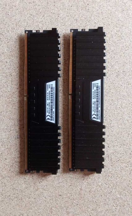 Материнская плата, процессор, оперативка и блок питания.