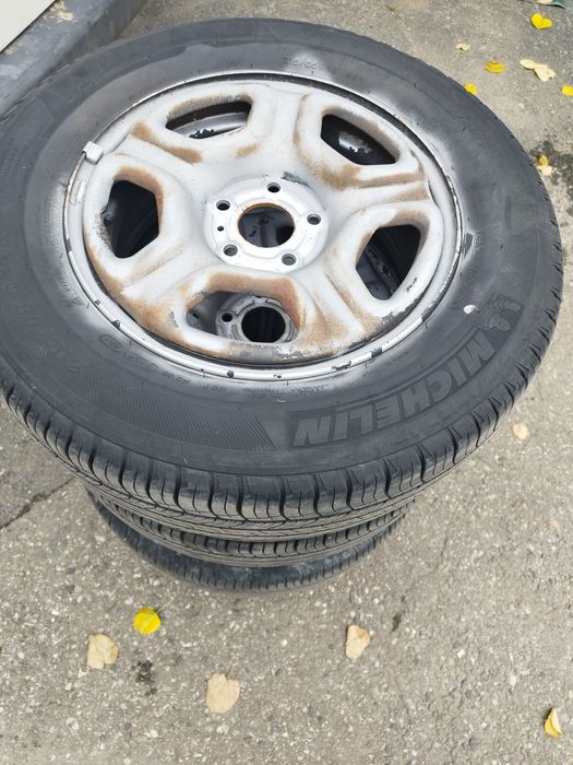 Jante si cauciucuri dacia duster