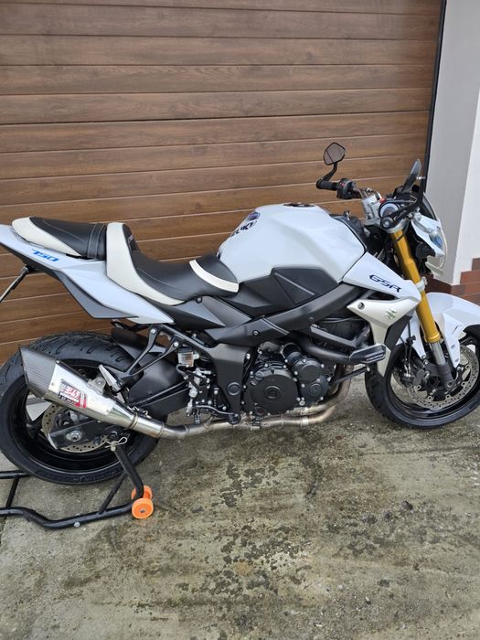 Suzuki Gsr 750 - A2(Yoshimura-Black&White)