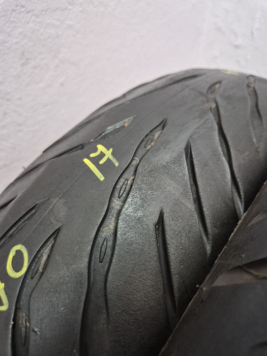 Set anvelope moto 110 80 19 cu 150 70 17 Bridgestone T32 dot 2021