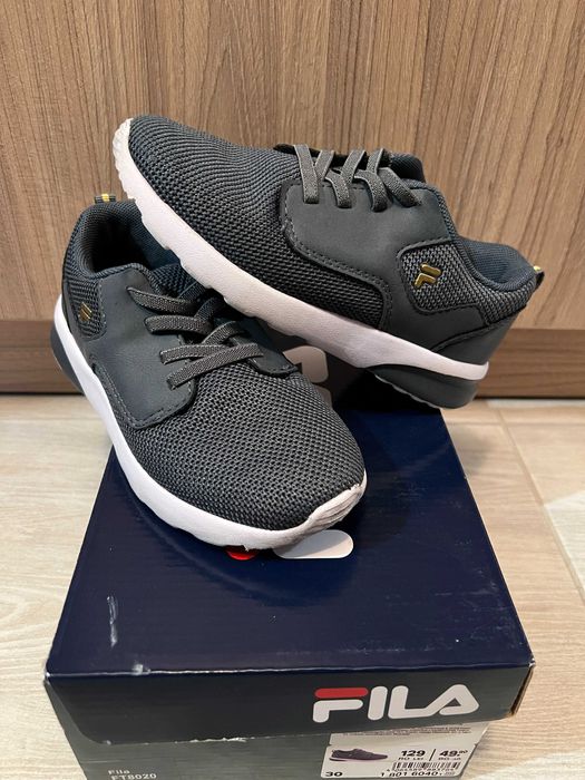 FILA детски маратонки номер 30