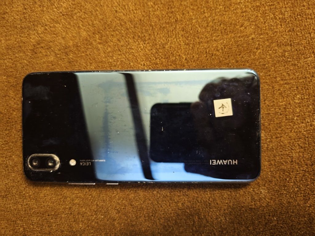 Телефон Huawei P 20