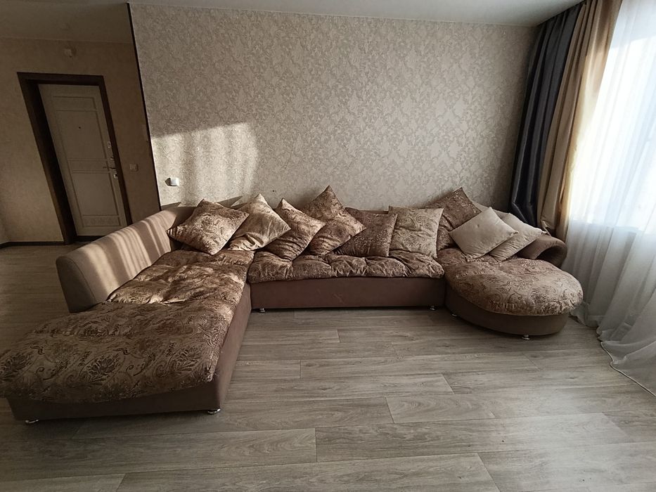 Диван угловой, б/у, срочно продам